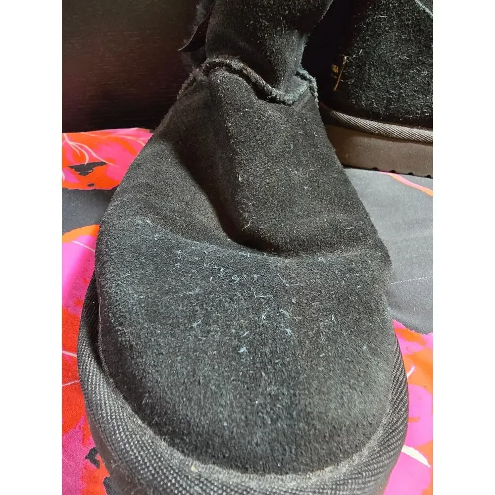 Koolaburra by UGG Victoria Short black suede lined boots with bows size 9‎